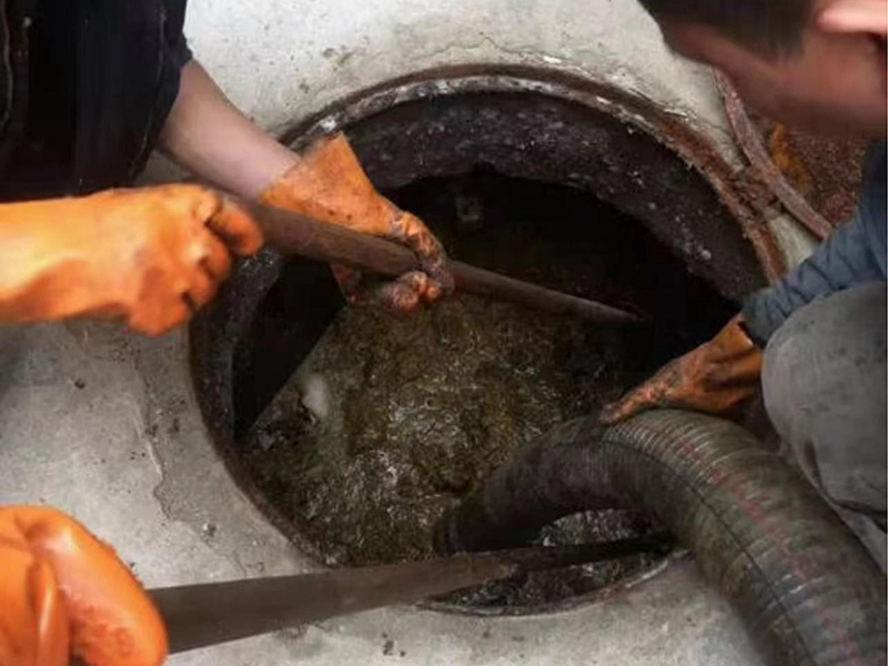 峨边清理化粪池时如何避免沼气的危害?